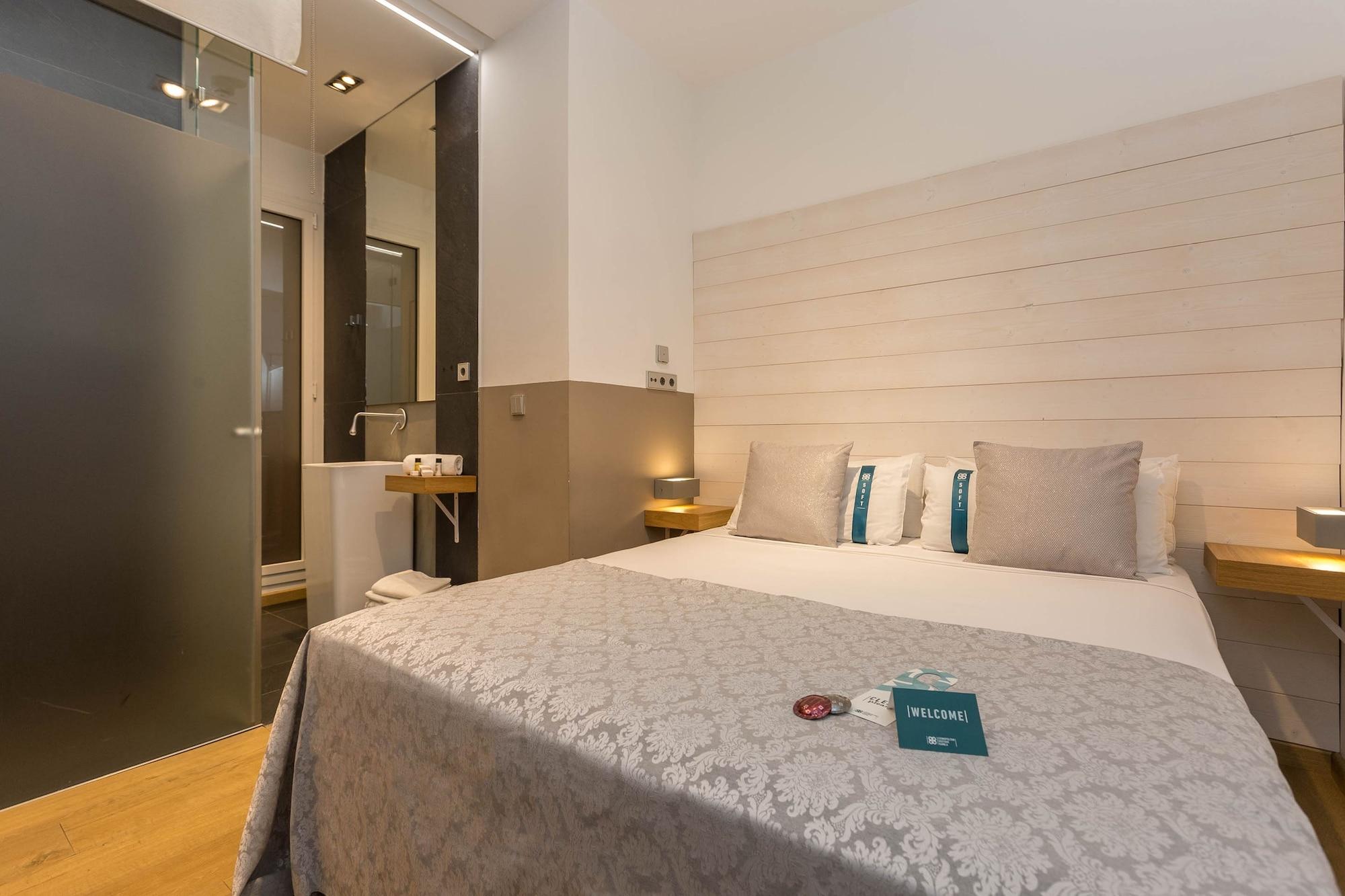 Отель Cosmopolitan Boutique Rambla Барселона Экстерьер фото